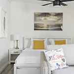 Valley Glen Getaway